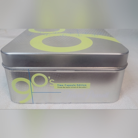 NEW(ISH) Trivial Pursuit 90s Time Capsule Edition Board Game 100% Complete - Picture 11 of 13